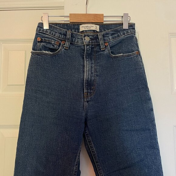 Abercrombie & Fitch Ankle Straight Ultra High Rise Jeans – Size 25 – Medium Wash - Picture 2 of 4